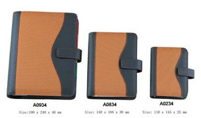 萬(wàn)用手冊(cè) A028934,公文包,萬(wàn)用手冊(cè),經(jīng)理夾,文件夾,筆記本,日記本,日記薄,名片夾,CD包,錢包,會(huì)議禮品,禮品,文具禮品,皮具,皮具禮品生產(chǎn)供應(yīng)商 文件夾