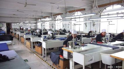 服裝行業(yè)裁剪的&ldquo;黑科技&rdquo;-激光投影布料振動(dòng)刀裁剪機(jī)